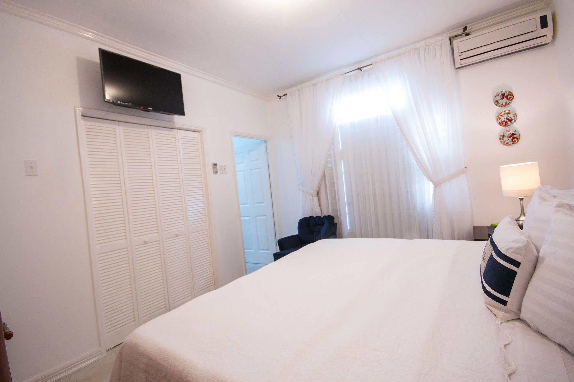 Cattleya'S New Kingston Guest Apartment 外观 照片